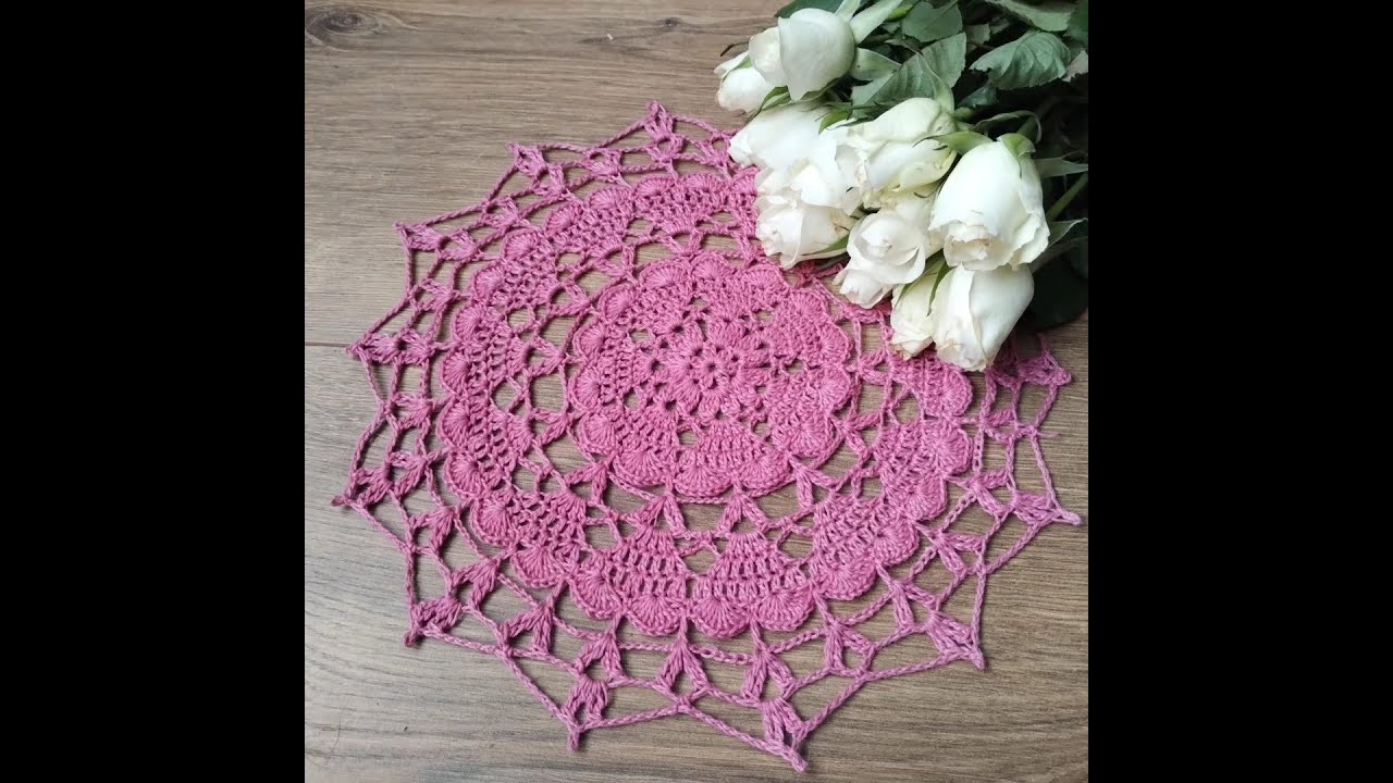 Mała prosta serwetka z serduszkami-crochet doily with hearts