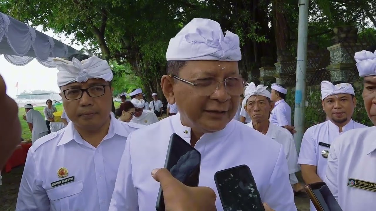 Peletakan Batu Pertama Sebagai Awal Penataan Kawasan Wisata Lovina di Pantai Tasik Madu, Lovina