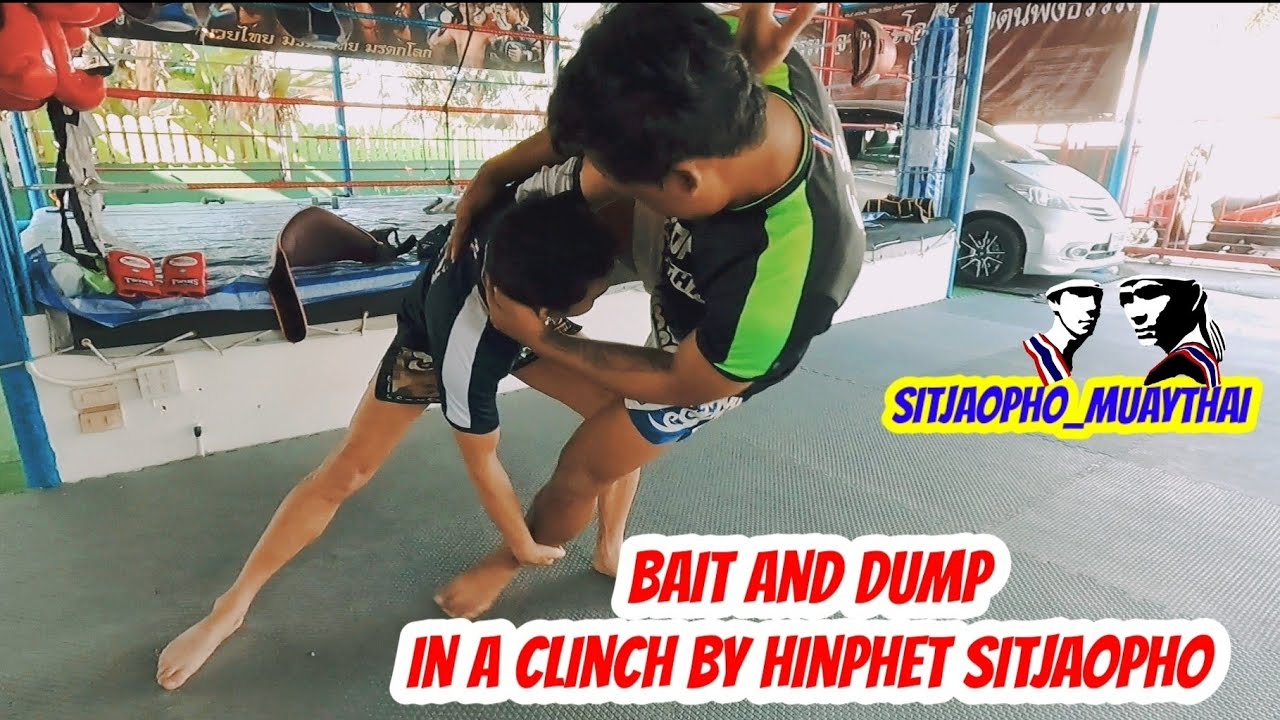 Bait and Dump in a clinch By Hinphet_sitjaopho#clinch#tecnic #dump#muaythai#fighter