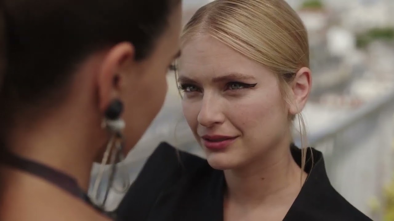 Emily in Paris: Season 3 / Kiss Scene &mdash; Camille and Sofia (Camille Razat and Melia Kreiling) | 3x05