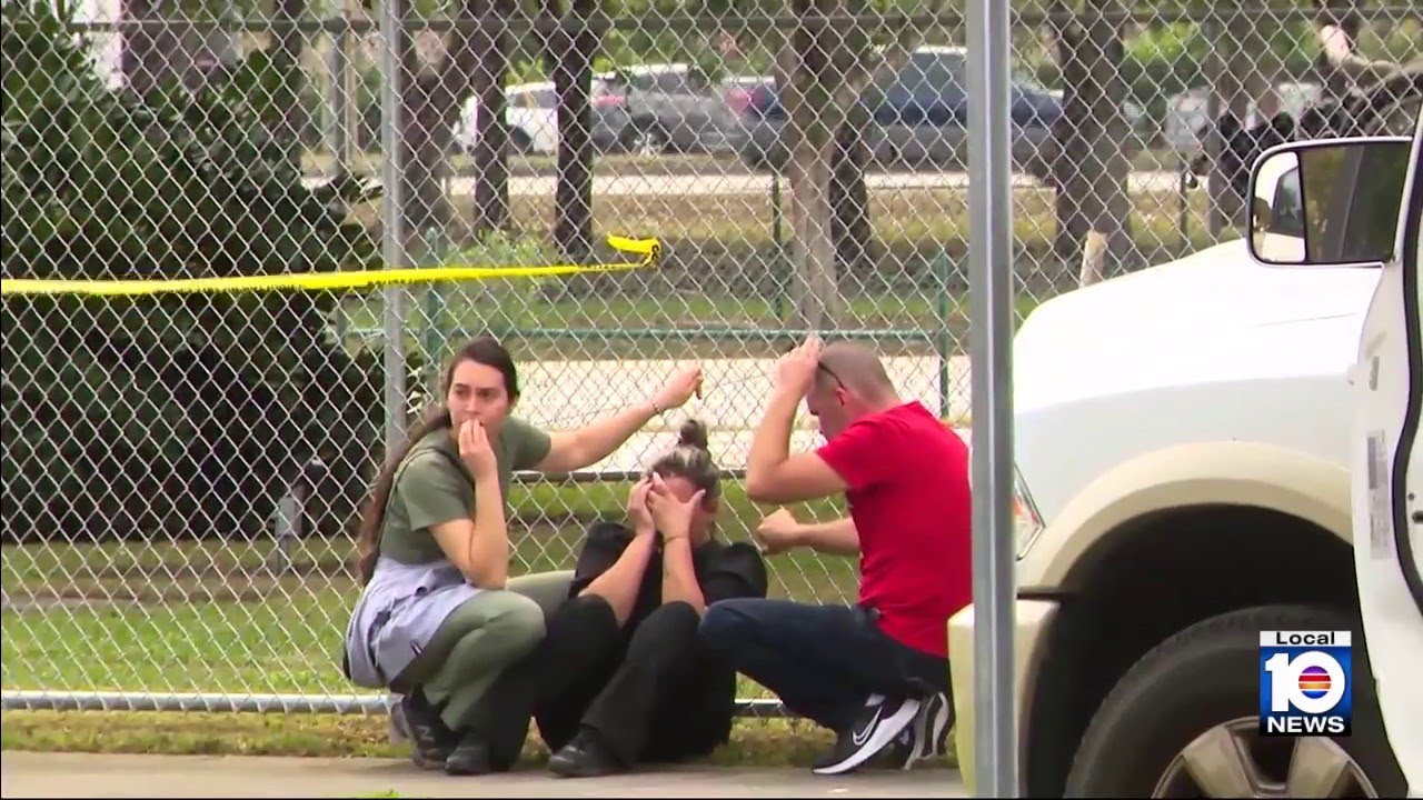 1 dead, 1 injured after crash in Miami-Dade's Leisure City