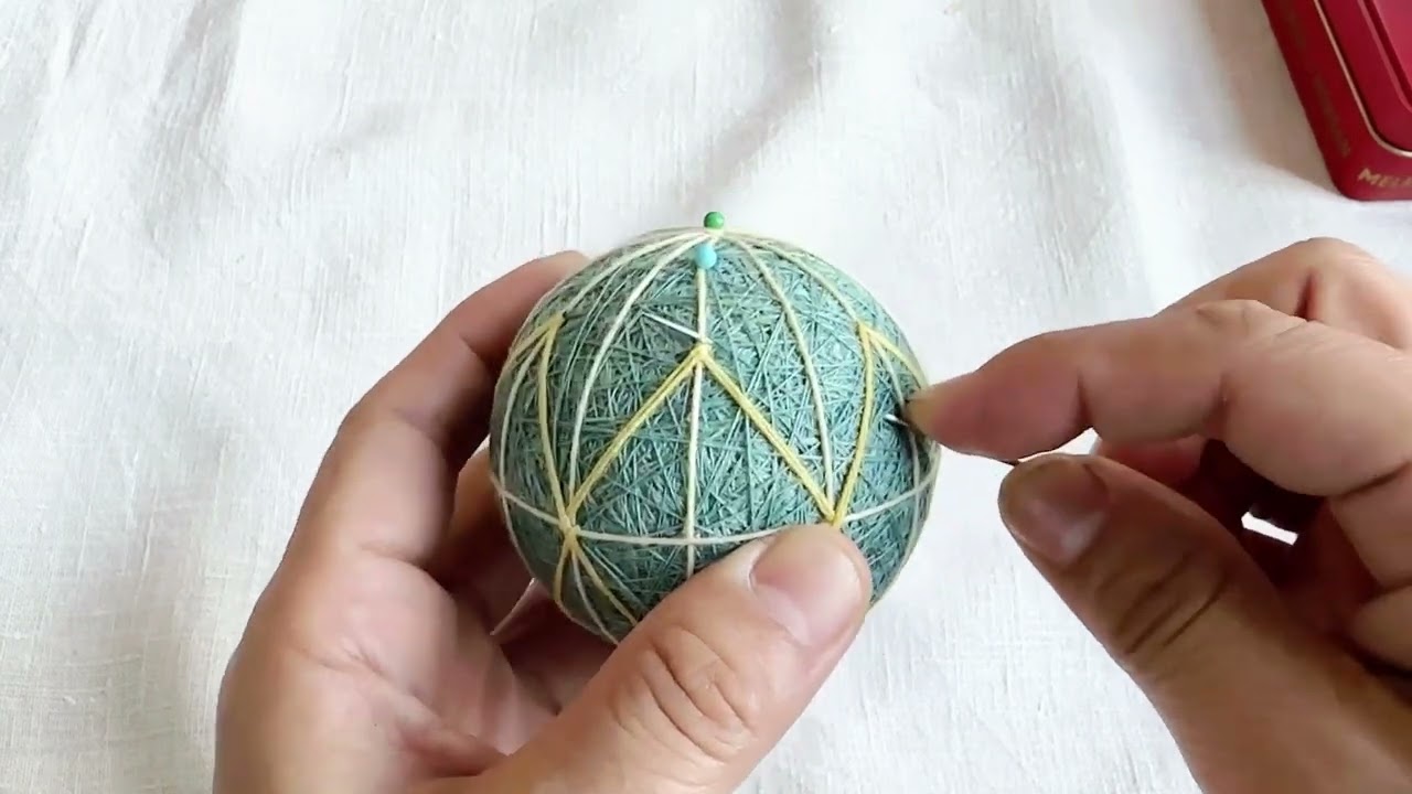 Diamond shape temari