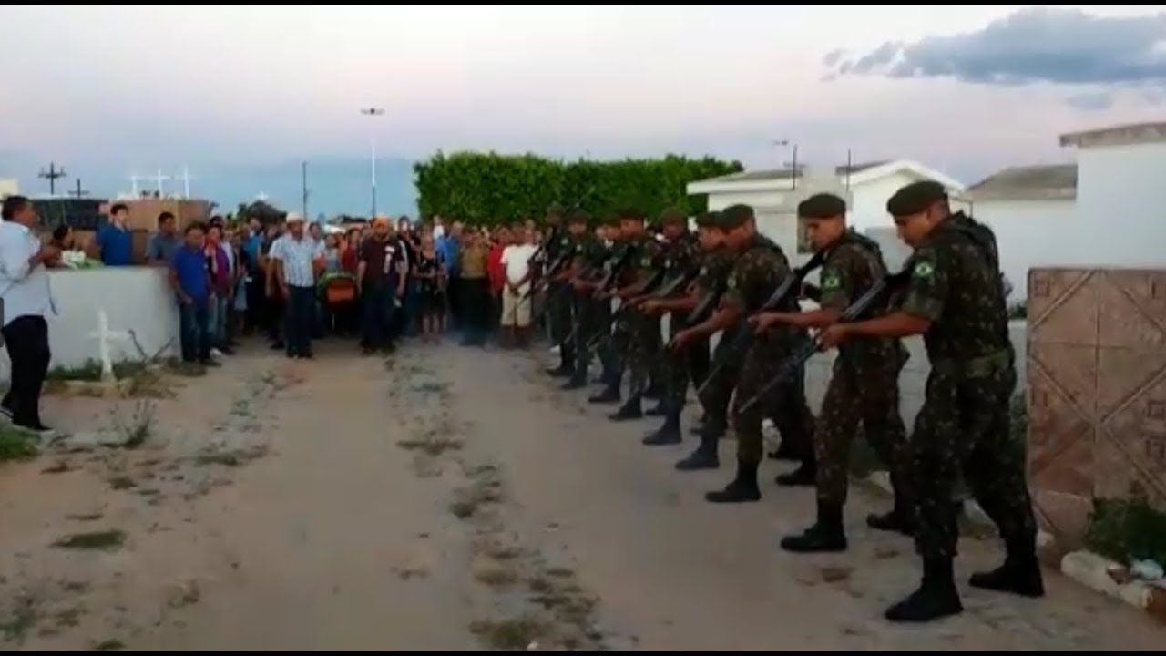 Funeral de veterano expedicionário do Exército Brasileiro recebe honras militares