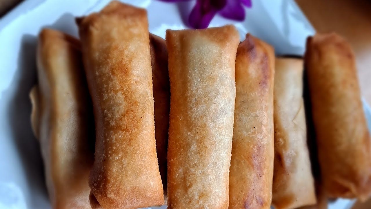 HOW I MAKE CHICKEN EGGROLLS (CRUNCHY)