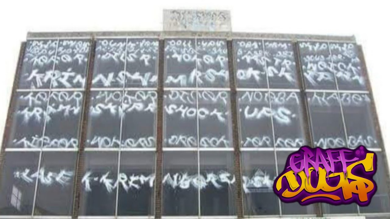GRAFFDOGS - USUALLY PAINTING STREETS CREW ..... .UPS1021