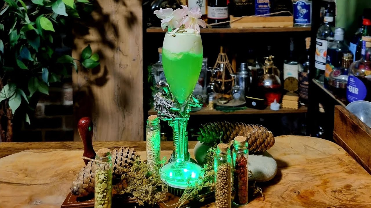 Un cocktail dans le thème de l'alchimie ? Les essais de Mixostory #61 - Mechanical Alchemist 