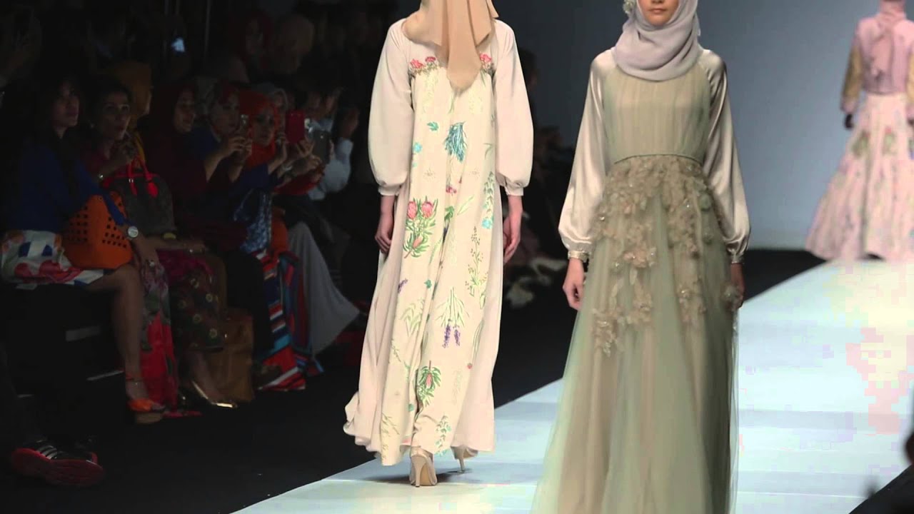 riamiranda : dahayu - Jakarta Fashion Week 2015