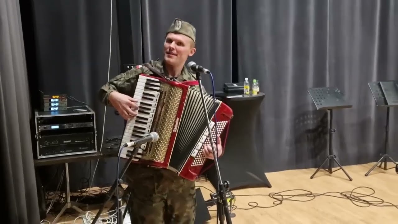 Kapela Stąporkowska i UTW Senioriada:Tu wszędzie jest moja Ojczyzna!