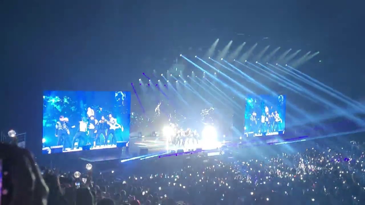 Ateez - Wonderland (Symphony n°9) - THE FELLOWSHIP : BEGINNING OF THE END in PARIS - 040522