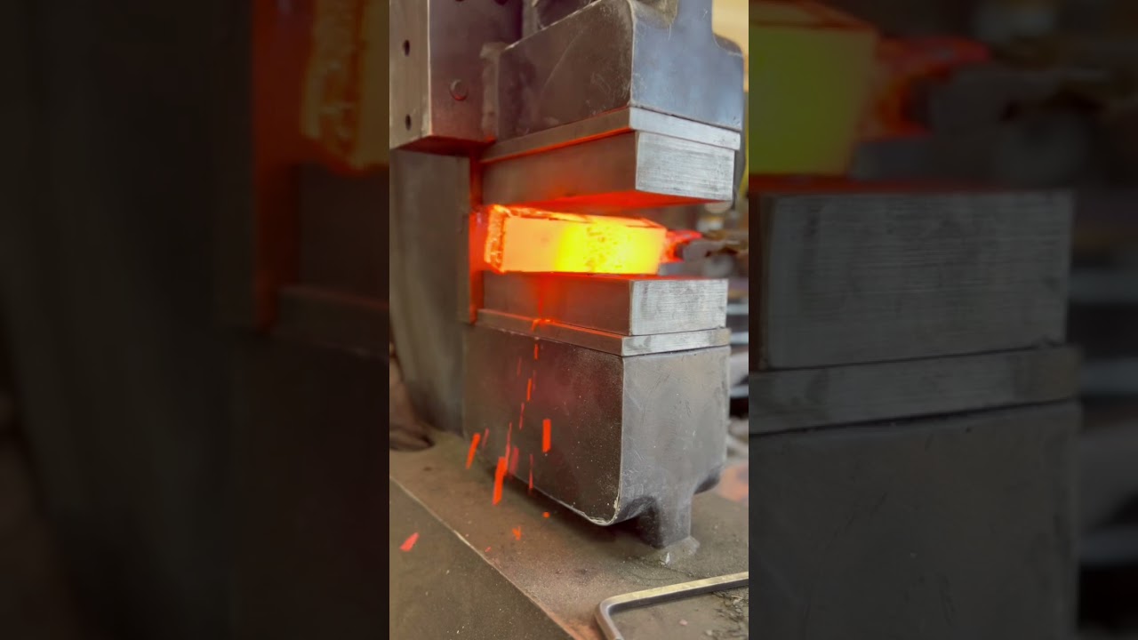 Hydraulic press Vs Hot steel ! #blacksmith #shorts #satisfying #forged #knife #viral #build