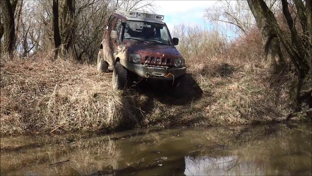 2x Galloper and Jimny off road