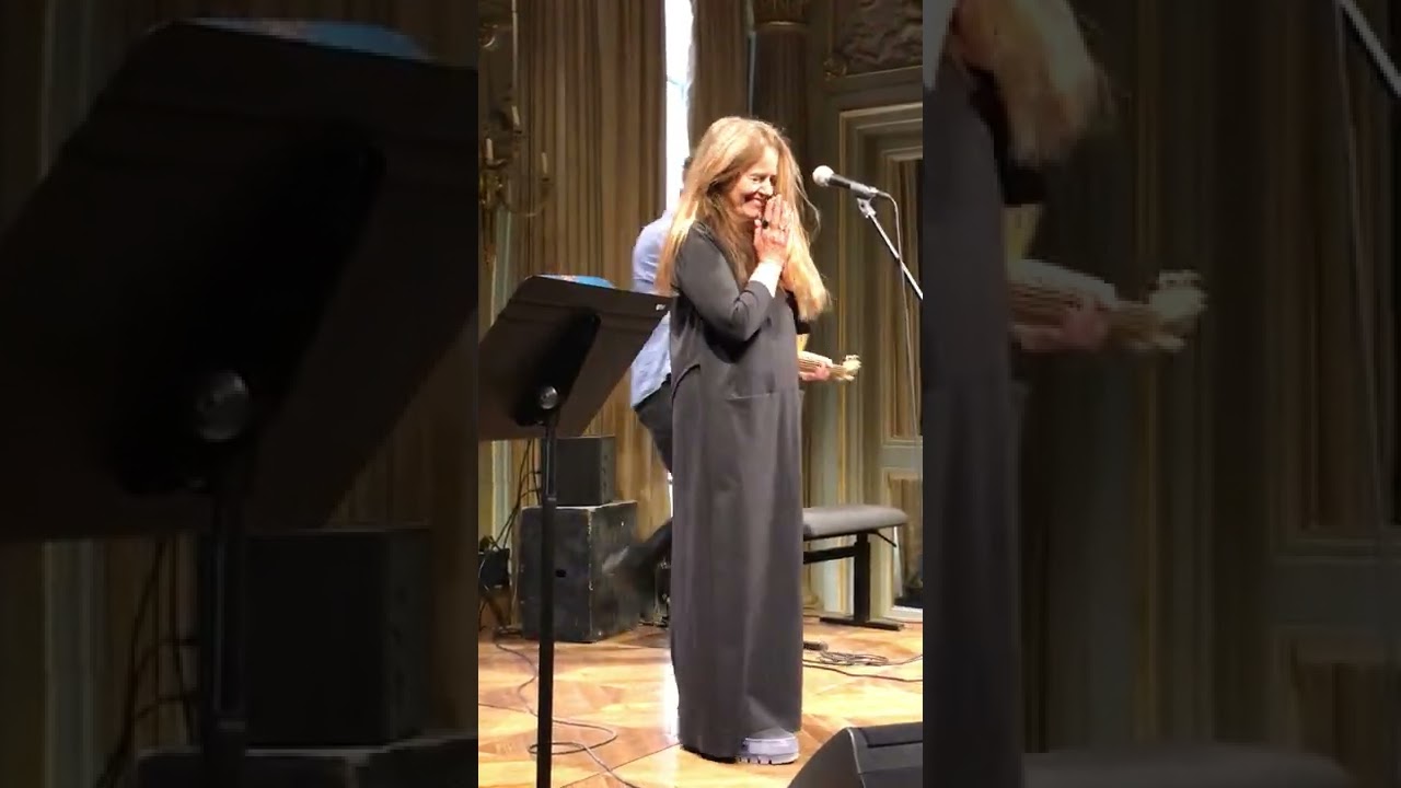 Nada, gran finale del concerto a Parigi 22-4-2022, con Andrea Mucciarelli