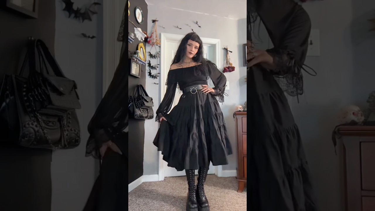 Fall goth outfit inspo 🖤 