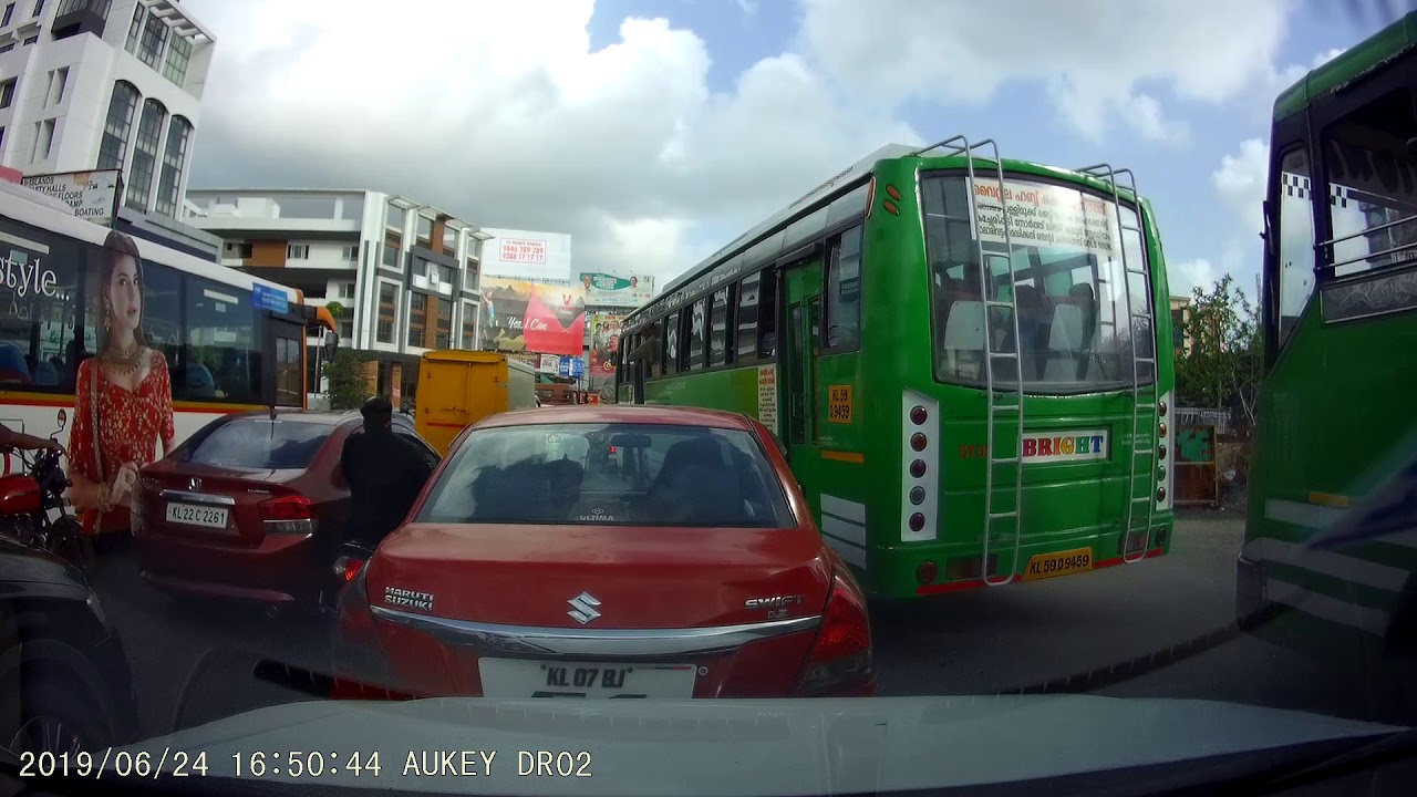 The usual private bus antics | Cochin | Thug Life ;-)