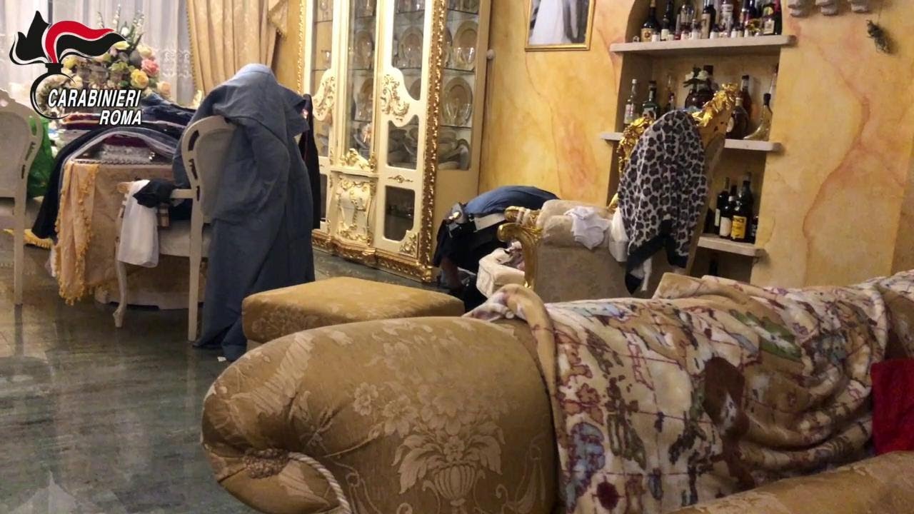 Roma, 31 arresti tra i Casamonica: il blitz nelle ville alla 'Gomorra' tra lusso e kitsch