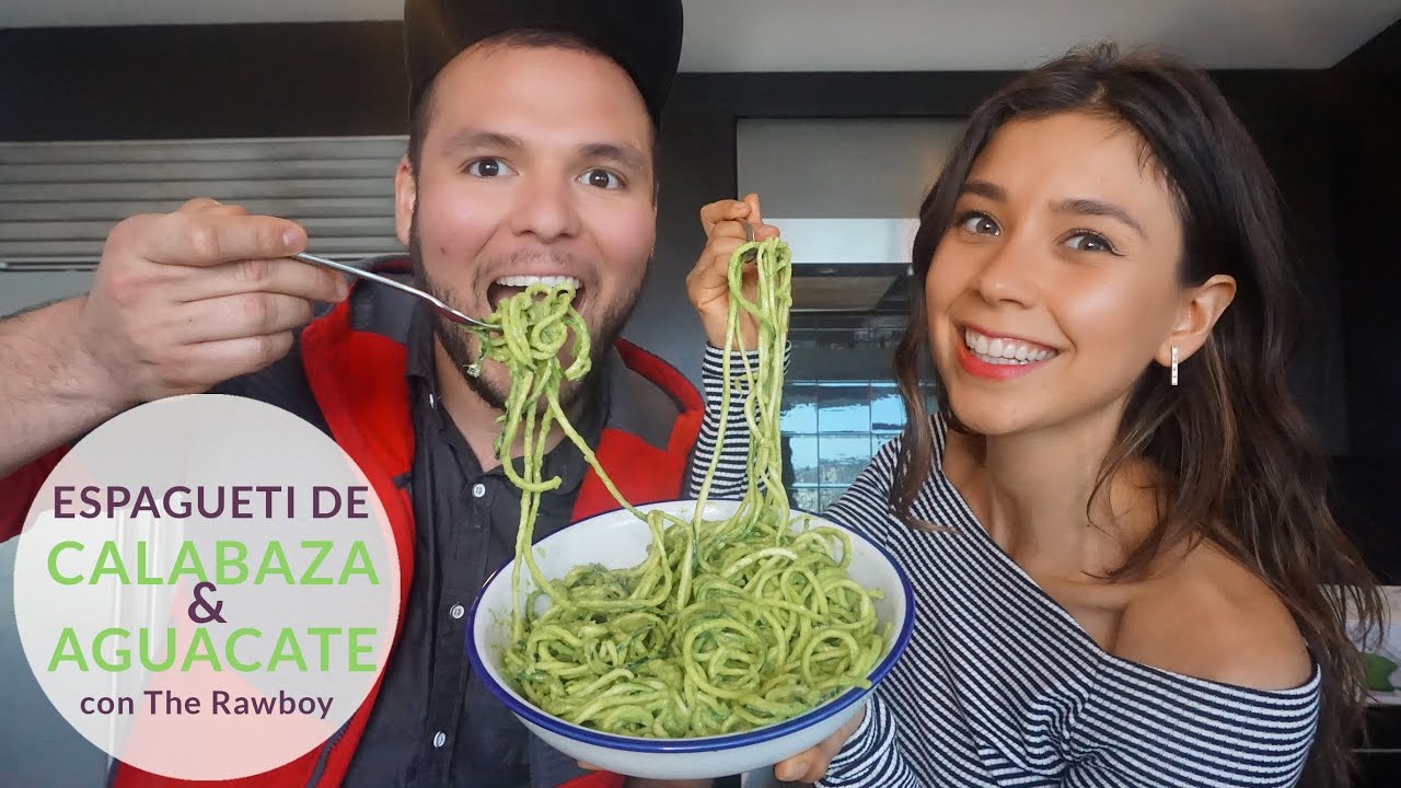 FIDEOS CON SALSA PICOSA DE AGUACATE