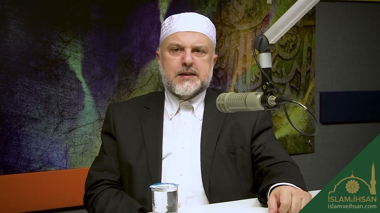 Namaz Kılarken Tahiyyatta İşaret Parmağını Kaldırmanın Hükmü Nedir? Sünnet midir?