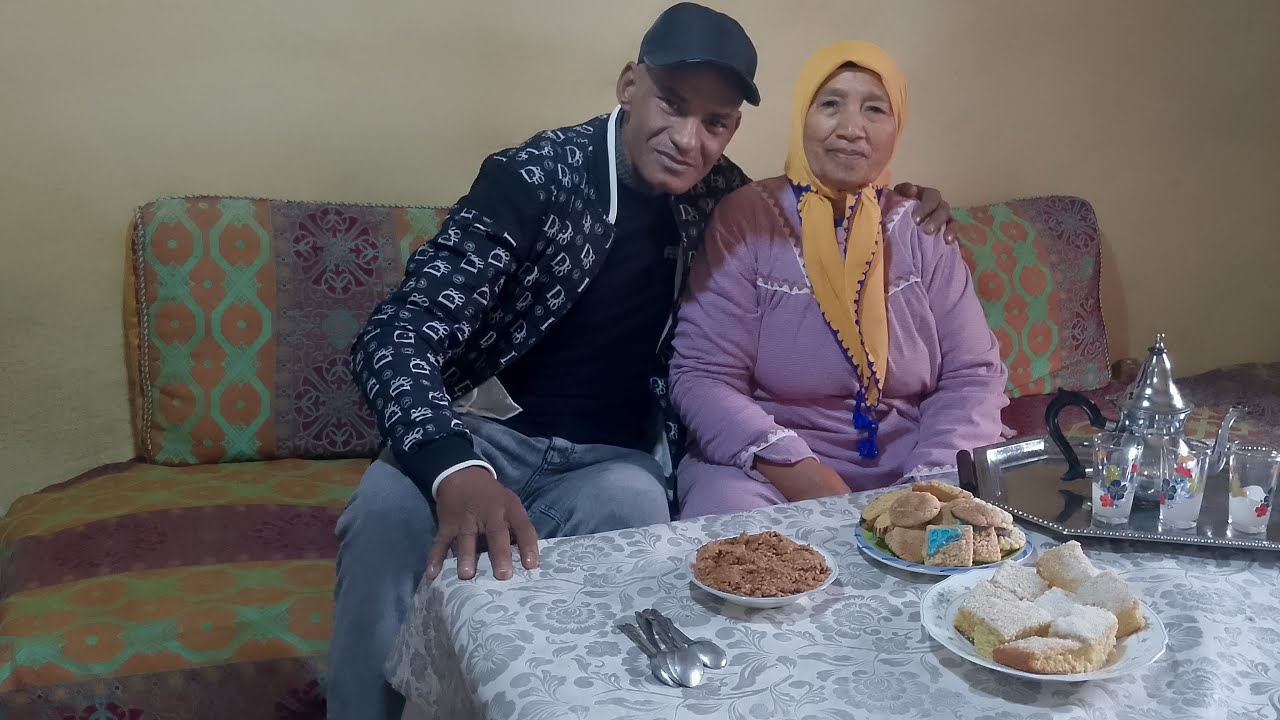 عيد مبارك سعيد انا جميع المتابعين الاوفياء