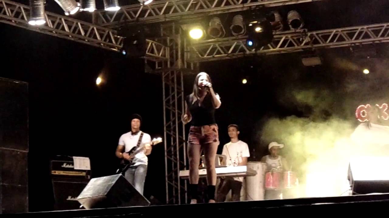 Banda Axe Mais - Ana Julia - Carnaval de Urucania 2014