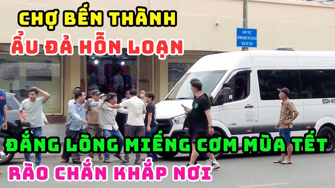HẾT HỒN! ẨU ĐẢ TẠI CHỢ BẾN THÀNH VÌ TRANH GIÀNH NHAU MÙA TẾT, KHÁCH TÂY SỢ KHIẾP VÍA, CHẠY TÁN LOẠN