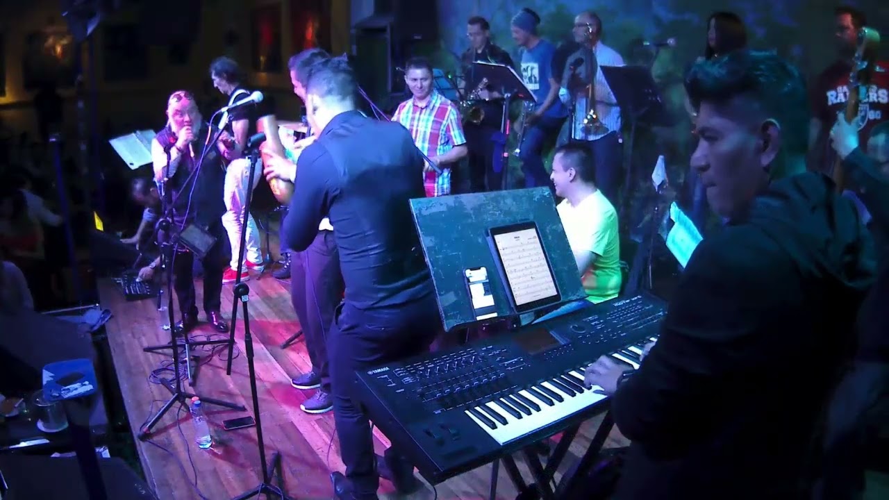 César Mora y su Orquesta María Canela | Bosque | Live