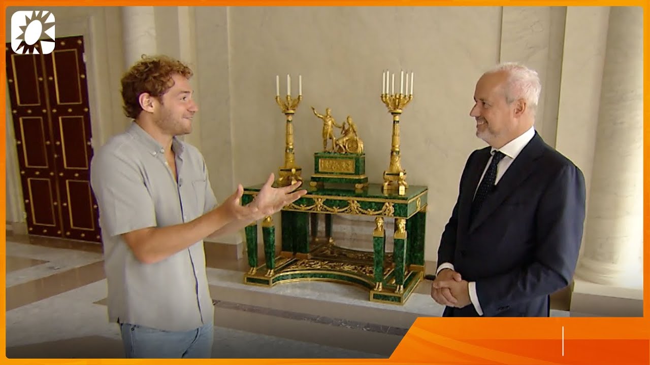 Hofmaarschalk Sjoert Klein Schiphorst geeft tour door Paleis Noordeinde