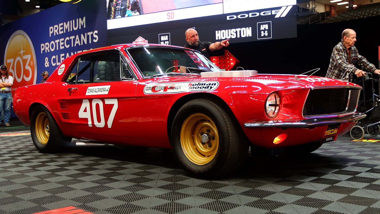 1967 Ford Mustang Holman-Moody Race Car - Cold Start, Revs, Idle