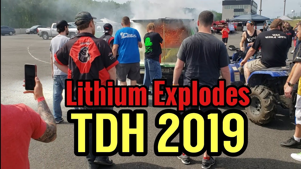 JY Power 80ah Lithium  Explodes! | Car Audio Fire! | Scary Moment at TDH 2019