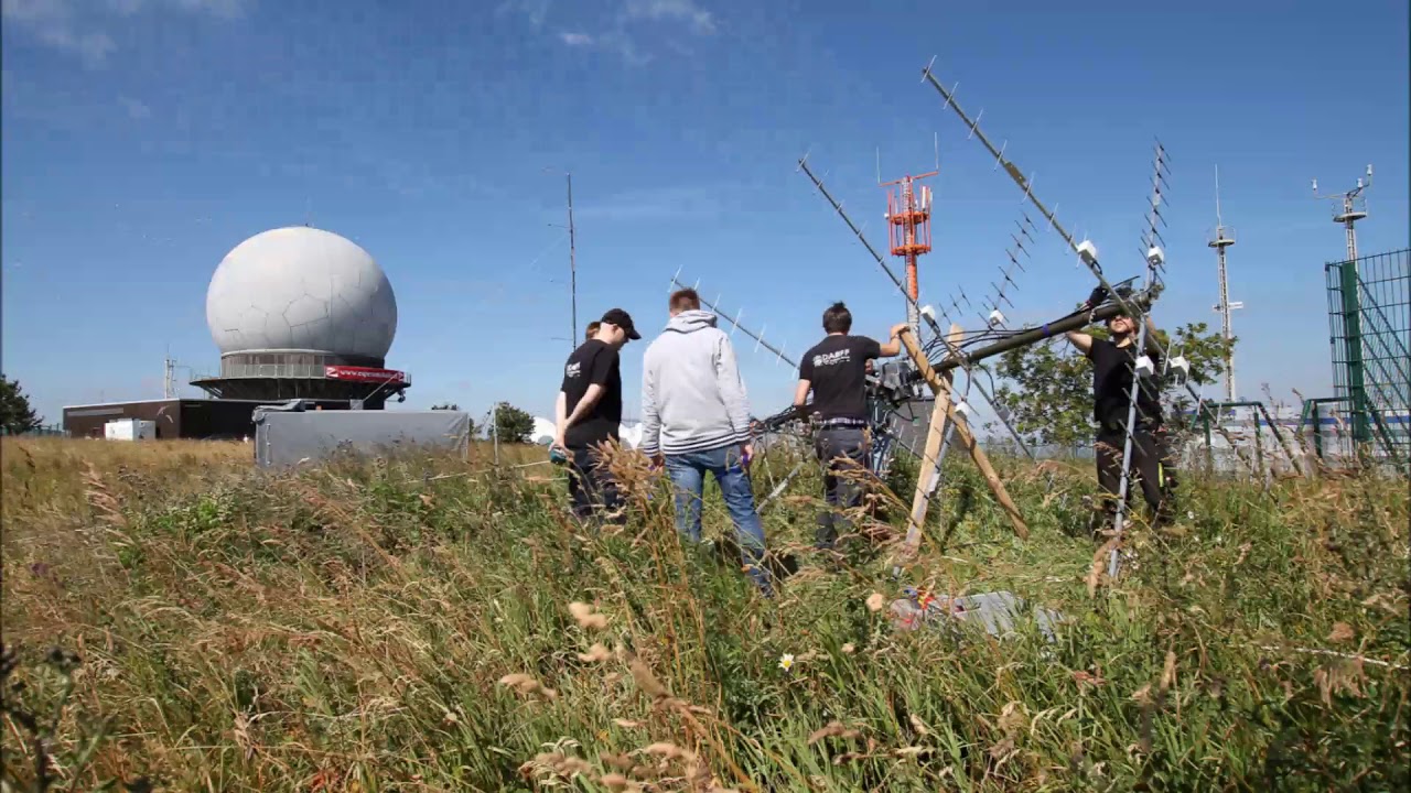 2018 07 08 VHF Contest erecting 70cm Mast