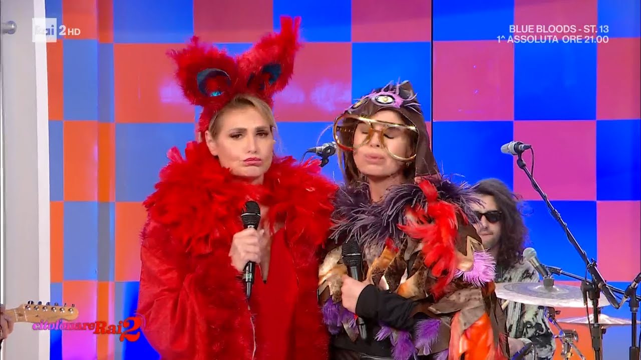 Simona Ventura e Paola Perego con 