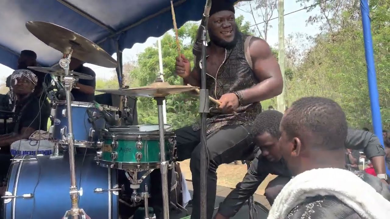 ATO BONA MASSIVE CRAZY DRUM PLAY 🥁🔥🔥 MUST WATCH 😱😱😱 THE PASSION ALONE😍😘 HE'S ANGRY WITH THE DRUMS 😂