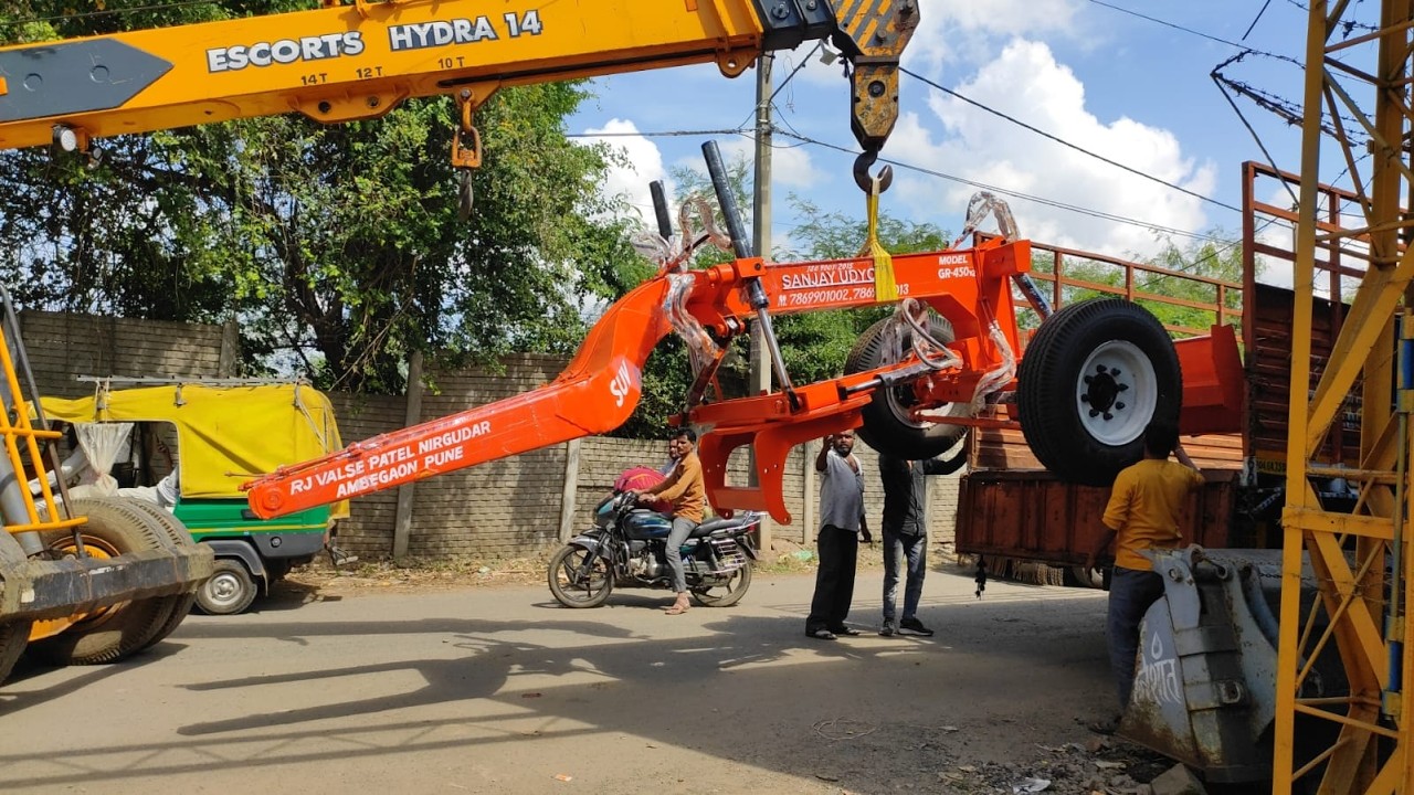 Mahindra Arjun 755 DI 4WD Tractor Grader attachment & Ripper Scarifier | Sonalika | Johndeere | NH