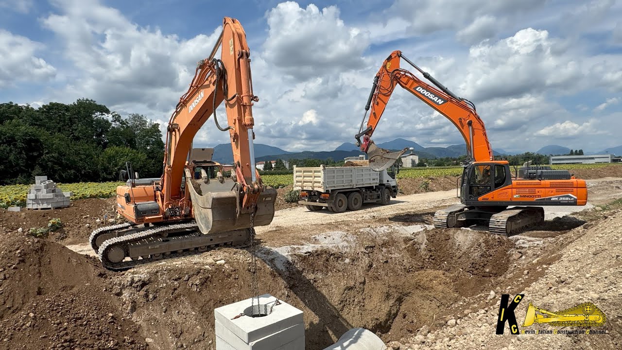 DOOSAN DX350 and DX255 Excavators Digging for Pipeline Construction #heavyequipment #excavator #dig