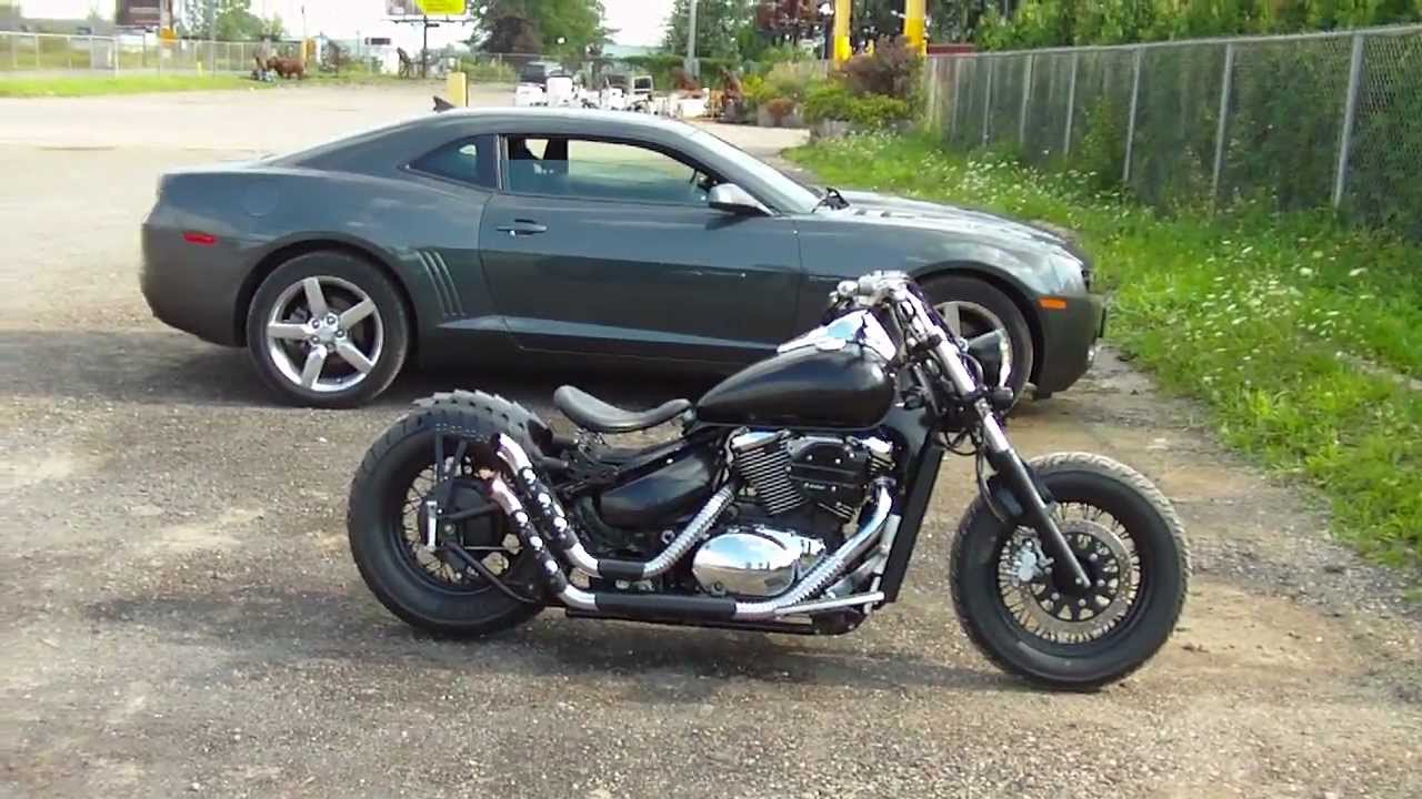 Black op bobbers Suzuki Boulevard C50 bobber Modified exhaust.