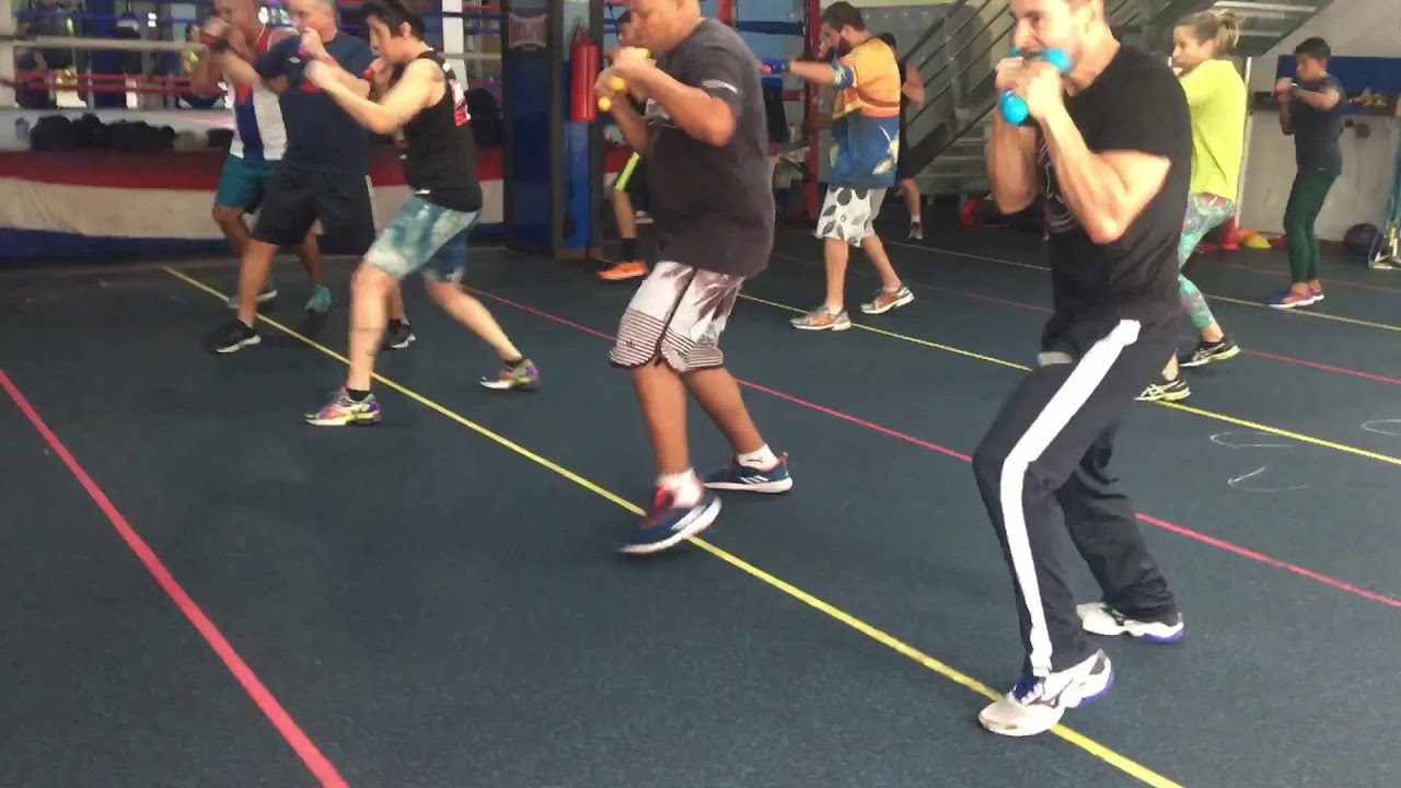 Aula coletiva de Boxe