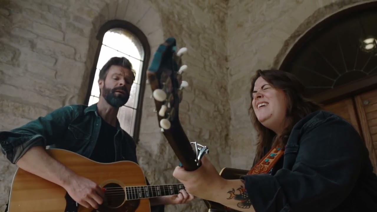 Vending Machines (LIVE) - Mariel Buckley
