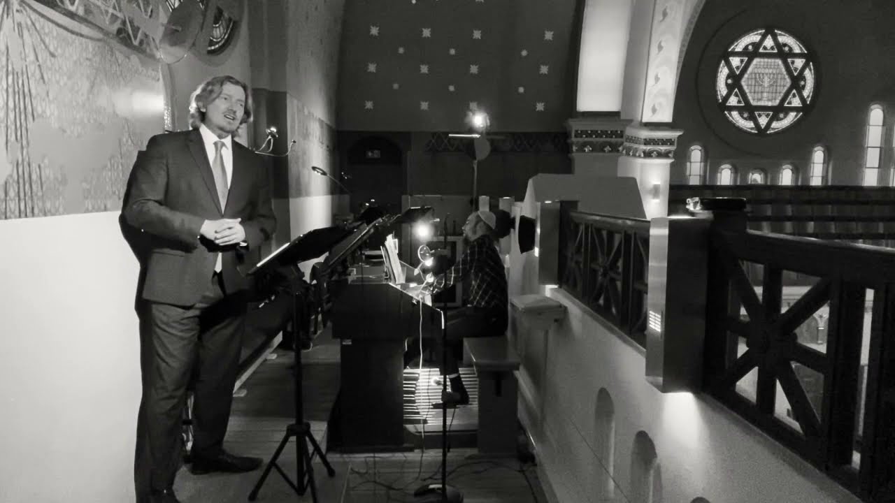 Min Hameitzar (Psalm 118)– Kantor Isidoro Abramowicz (Subtitles-Untertitel)
