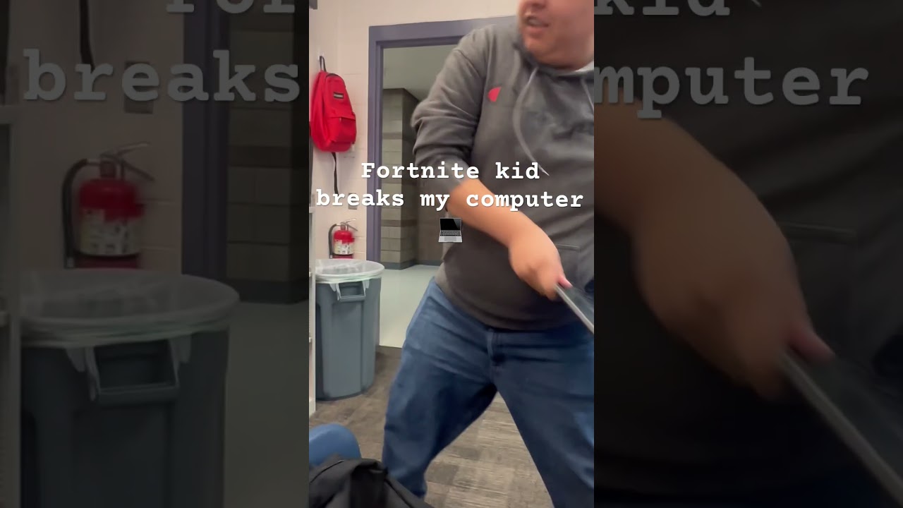 Kid breaks my computer 💻 #video#explore#gaming