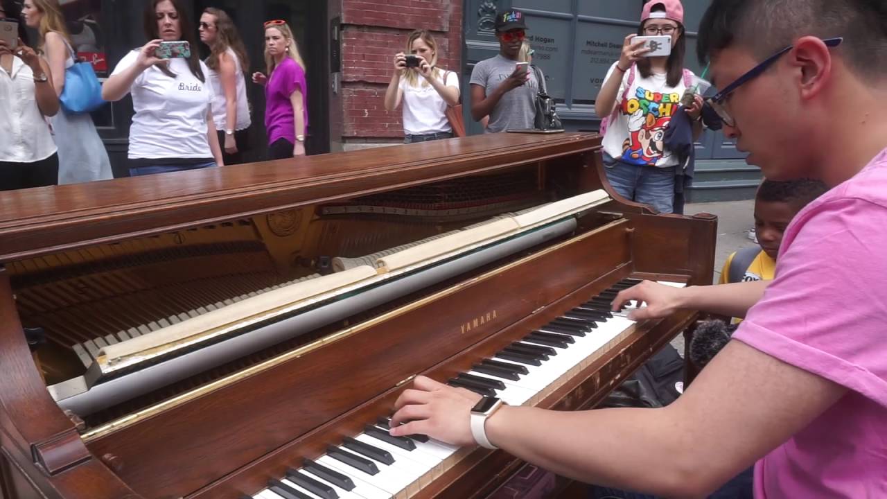 Franz Liszt - Rigoletto on a Steet Piano in NYC Played by Shuai Zhang
