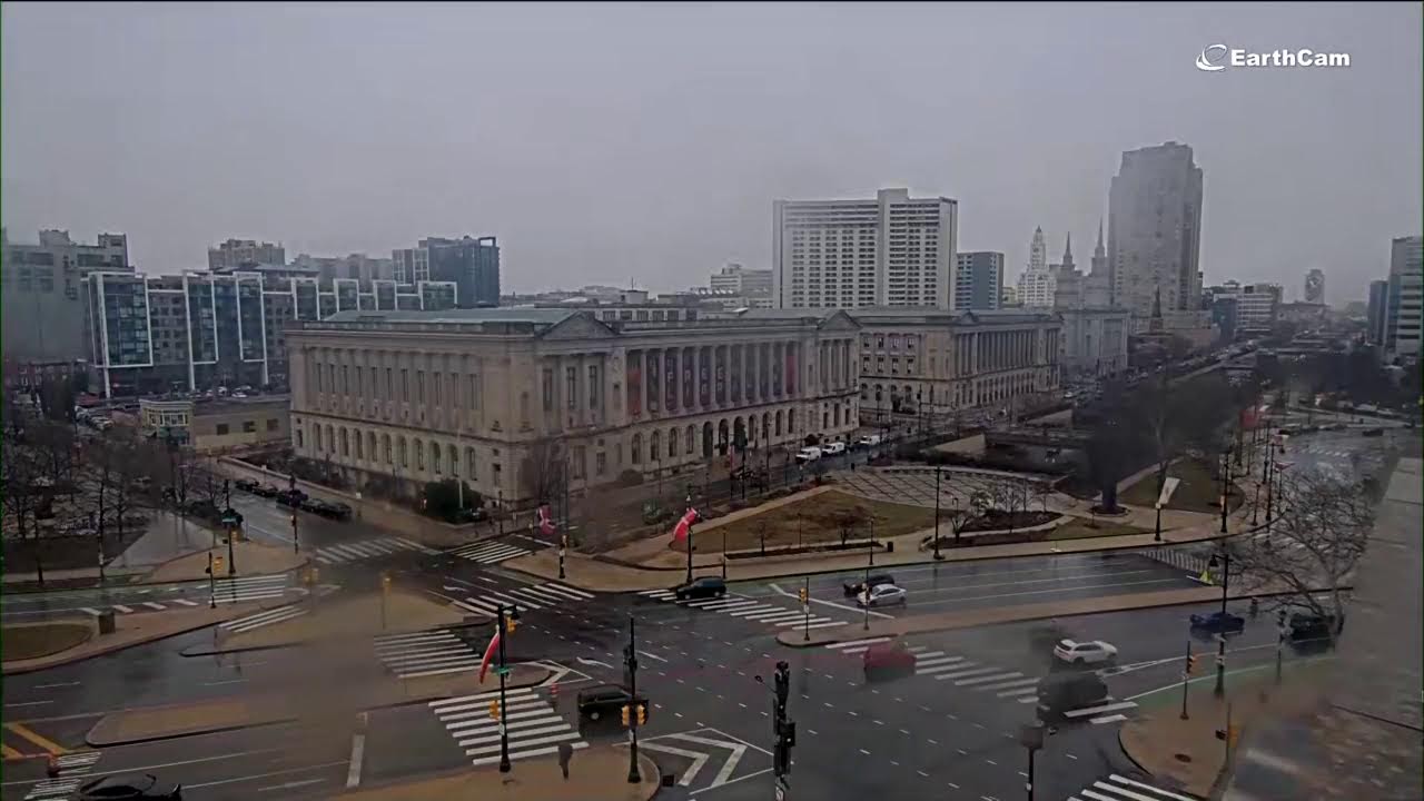 LIVE | President Trump has working breakfast with Governors