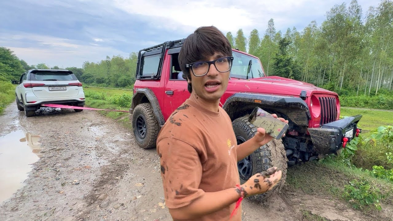 Jungal me thar fas gayi 🥶 #sauravjoshivlogs #akamit01