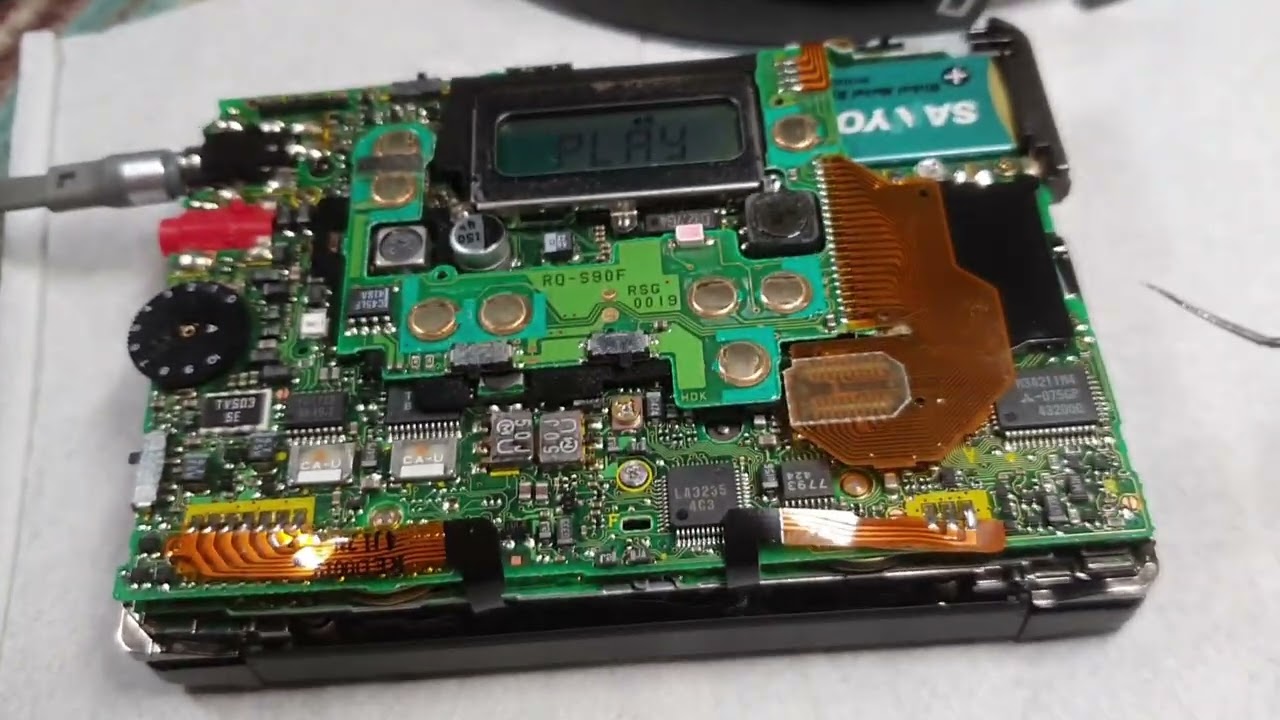 Cassette Player Panasonic RQ-S90F Look Inside (after repair)