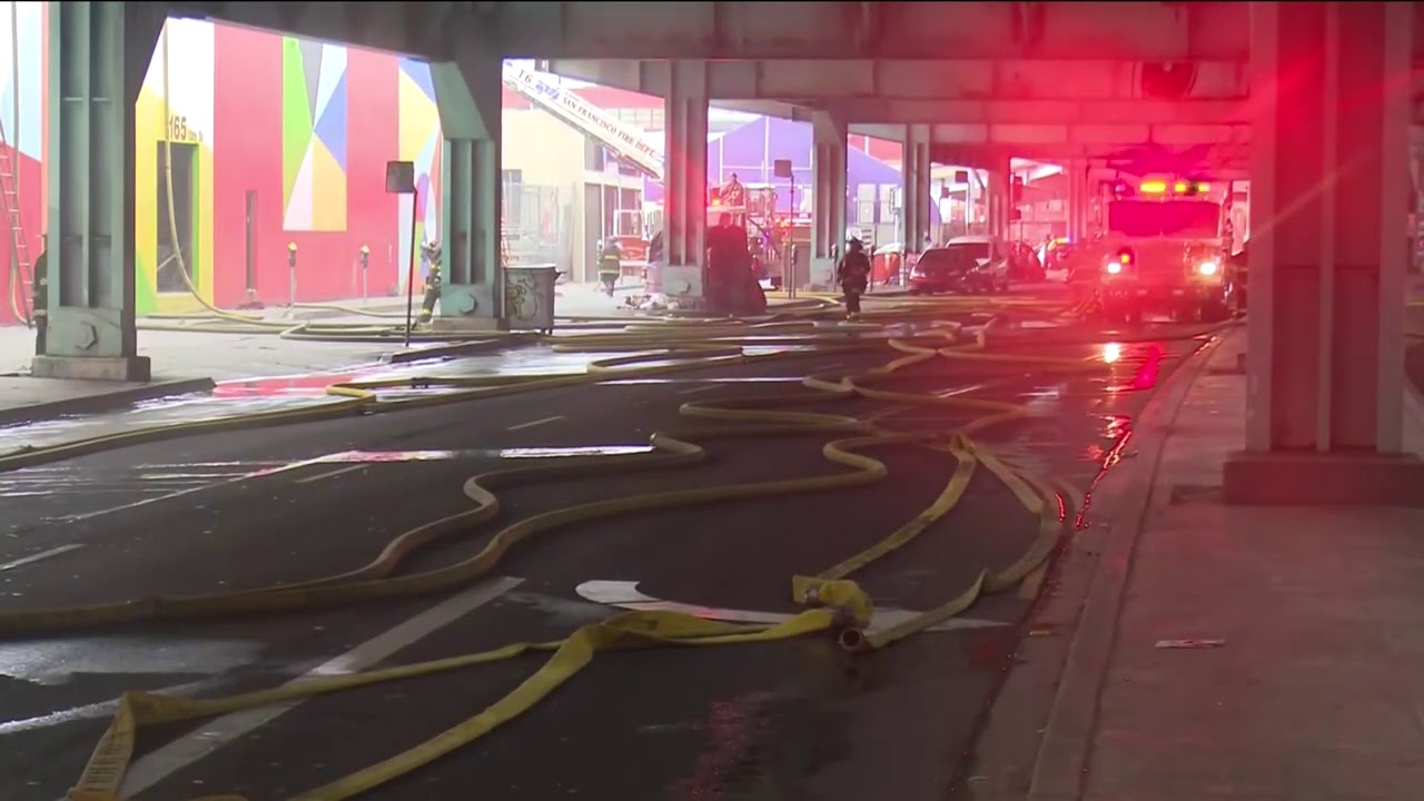 Massive fire engulfs 3 commercial buildings in San Francisco.mp4