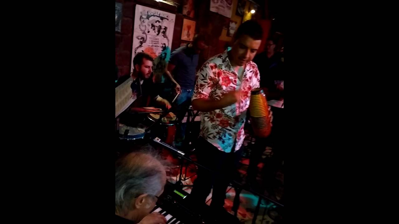 Edy Martínez (Sol de mi vida-Ángel Canales) tocando en La Topa Tolondra 2016  #edymartinez  #salsa