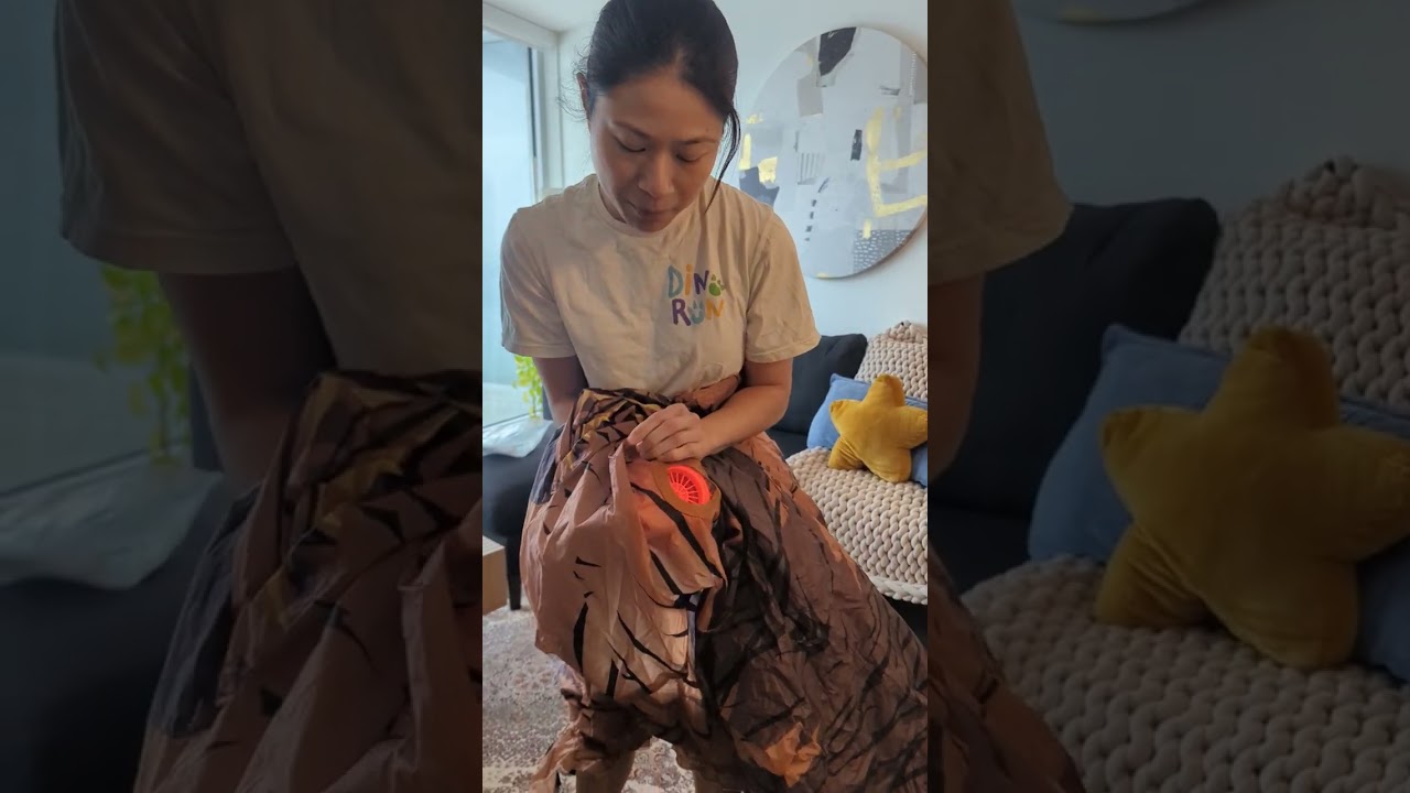 Dinosaur Volunteer Orientation Video: How to put in a costume and helpful tips on the course! 