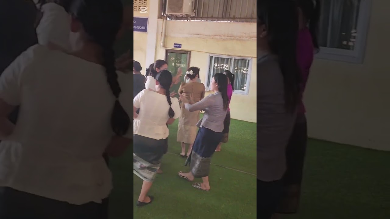 ເອີນອ້າຍສີຕາຍວ່າ 