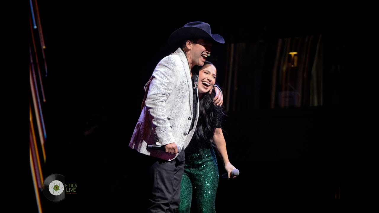 Jennifer Peña ft Bobby Pulido - Abrázame y bésame | Residencia 2024 ( Auditorio Cumbres, Monterrey )
