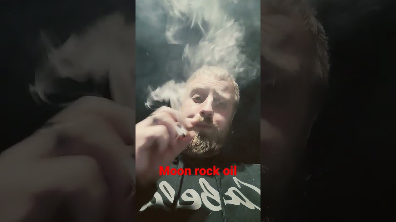 smoking dabs like moonrock. #smoke #smokingboy #lol #funny