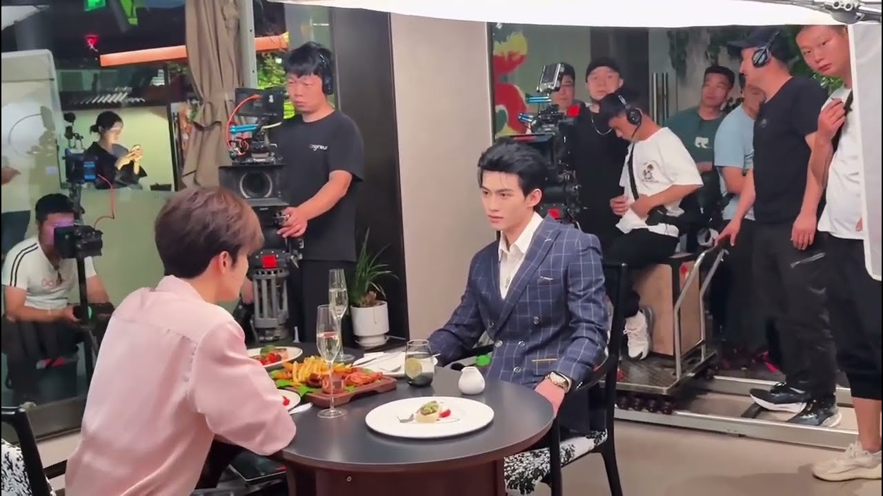 Shulang watched Fan Xiao filming quietly. 🤭 | To My Shore | Behind-the-scenes 