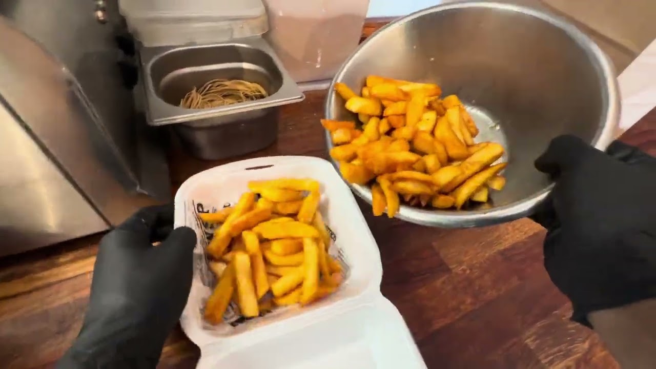 Pov: JUICY and GREASY CHEESE BURGER MAKING || Burger Hytten ||🍔🍔